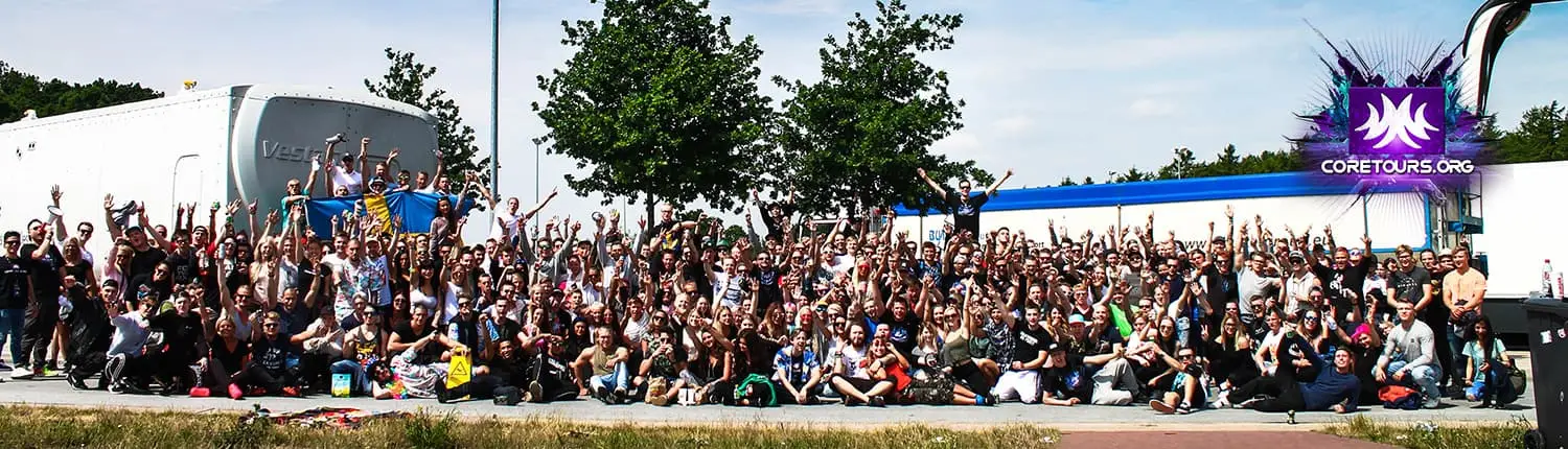 Group photo of all travellers to Defqon.1 2017