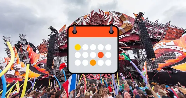 Scen på Defqon.1 med en kalenderikon
